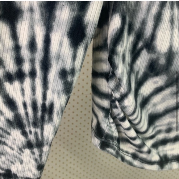 GOOD LUCK GEM Black White Tie Dye Top - Picture 6 of 6